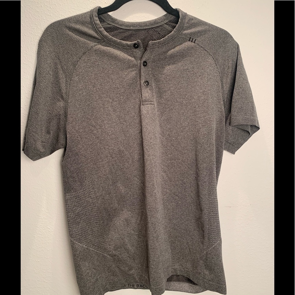 Lululemon athletic shirt size M